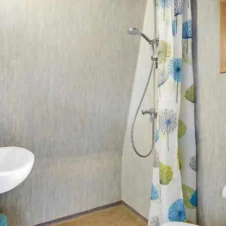 Feriehus 2 Bedroom Lovely In